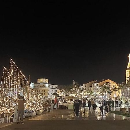 Grand T3 Lumineux Spacieux Propre, Tout Confort, Parking, Ascenseur, Emplacement Central Unique, Port-Commerces-Mer Et Plages A Pied, Location Du Samedi Au Samedi Sanary-sur-Mer Zewnętrze zdjęcie