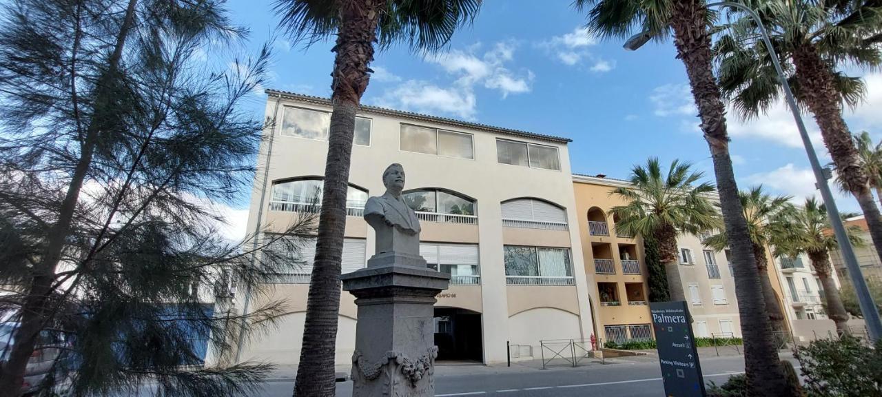Grand T3 Lumineux Spacieux Propre, Tout Confort, Parking, Ascenseur, Emplacement Central Unique, Port-Commerces-Mer Et Plages A Pied, Location Du Samedi Au Samedi Sanary-sur-Mer Zewnętrze zdjęcie