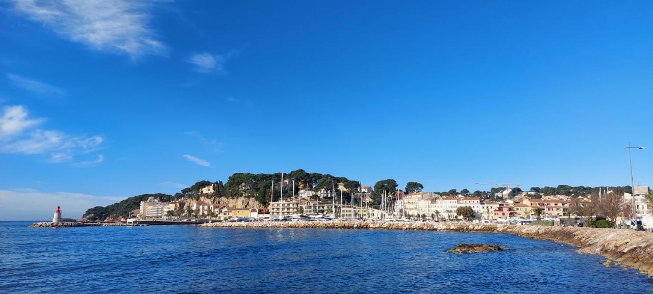 Grand T3 Lumineux Spacieux Propre, Tout Confort, Parking, Ascenseur, Emplacement Central Unique, Port-Commerces-Mer Et Plages A Pied, Location Du Samedi Au Samedi Sanary-sur-Mer Zewnętrze zdjęcie