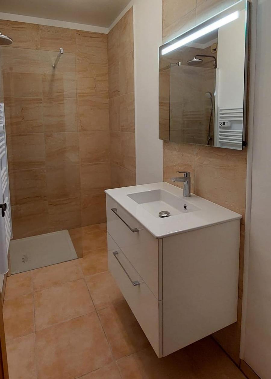 Grand T3 Lumineux Spacieux Propre, Tout Confort, Parking, Ascenseur, Emplacement Central Unique, Port-Commerces-Mer Et Plages A Pied, Location Du Samedi Au Samedi Sanary-sur-Mer Zewnętrze zdjęcie