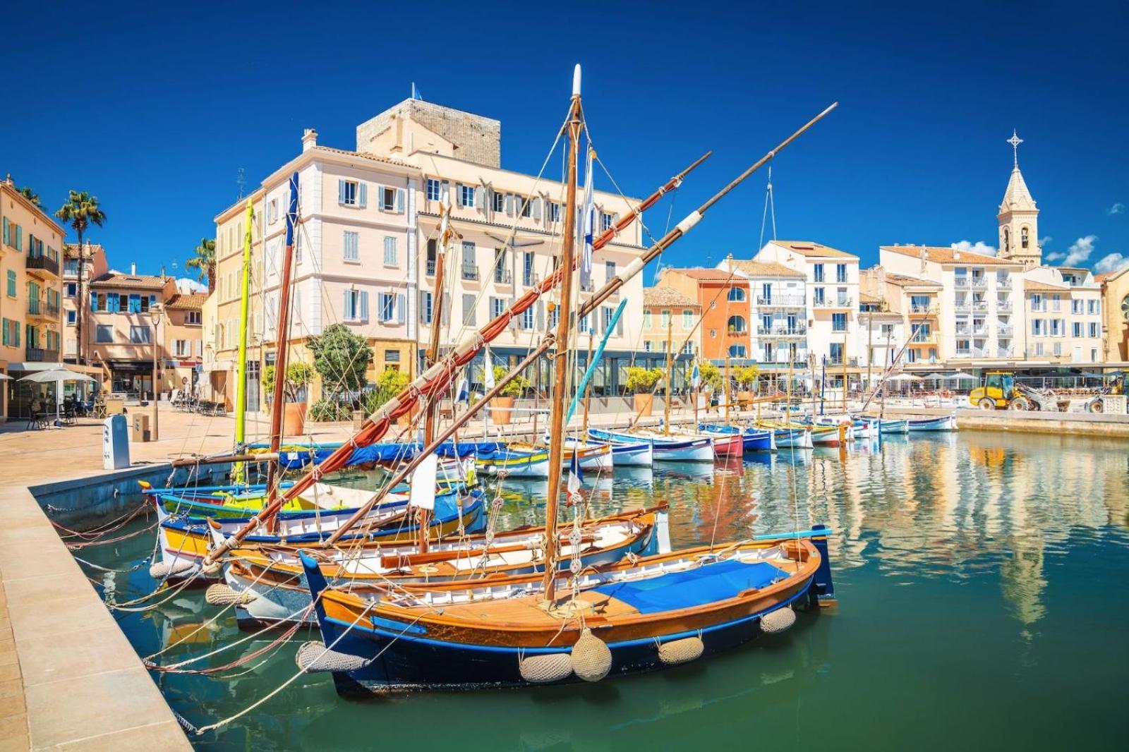 Grand T3 Lumineux Spacieux Propre, Tout Confort, Parking, Ascenseur, Emplacement Central Unique, Port-Commerces-Mer Et Plages A Pied, Location Du Samedi Au Samedi Sanary-sur-Mer Zewnętrze zdjęcie